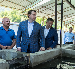 Мэр Сочи Алексей Копайгородский посетил форелевое хозяйство в селе Солохаул