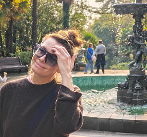 Известная актриса побывала на экскурсии в Дендрарии