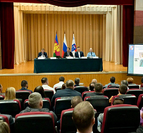 Глава Сочи Андрей Прошунин обсудил с жителями Краснополянского поселкового округа перспективы развития территории